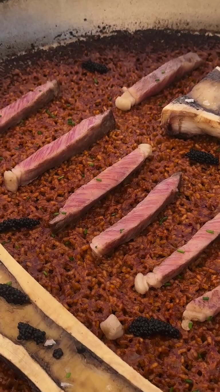 Arroz de tuétano, wagyu y caviar